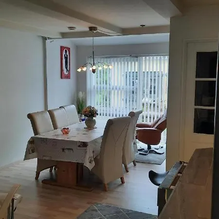 مكان تخييم Sov Og Hvil Filskov غريندستيد